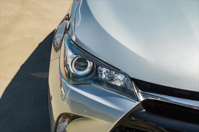 Certified Used 2016 CELESTIAL SILVER METALLIC Toyota  image 8