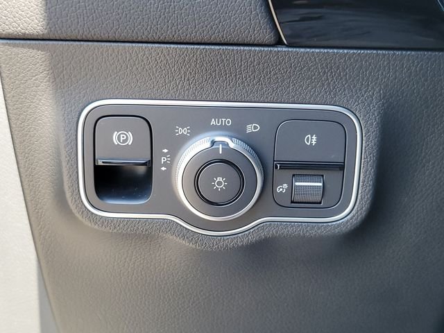 Used 2023 Gray Mercedes-Benz GLA 250 image 29