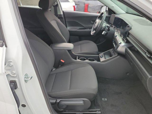 2025 Hyundai Kona EV SEL - Photo 15