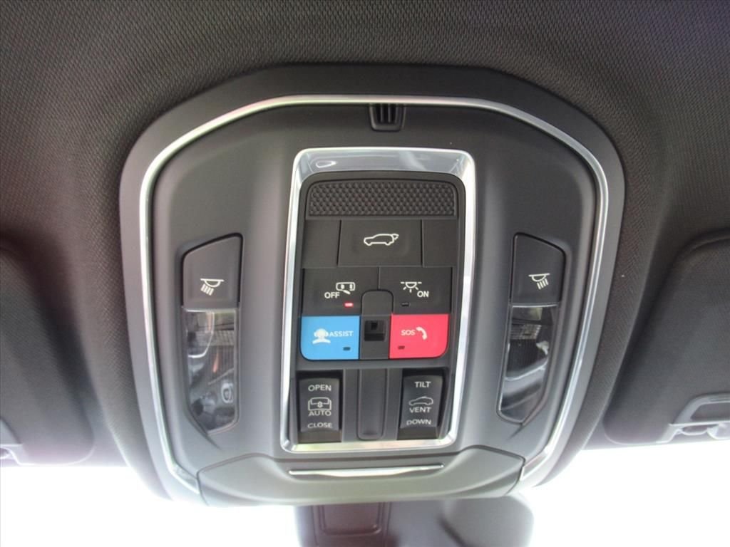 New 2026 Velvet Red Pearl-Coat Exterior Paint Jeep Laredo X image 27