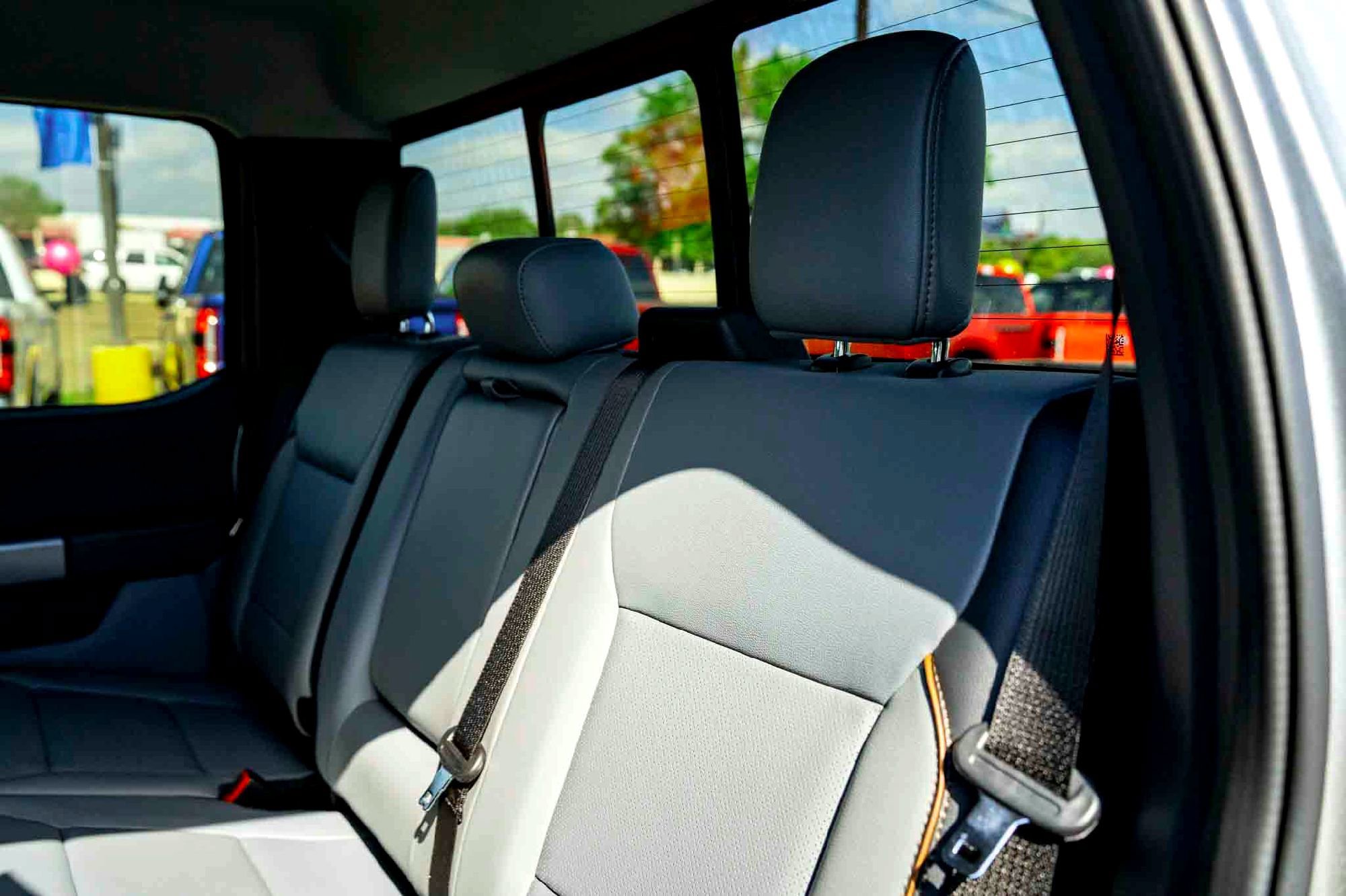 New 2025 Iconic Silver Metallic Ford LARIAT image 18