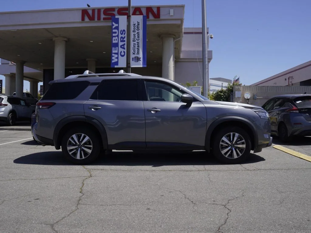 Used 2024 Gray Nissan SL image 2