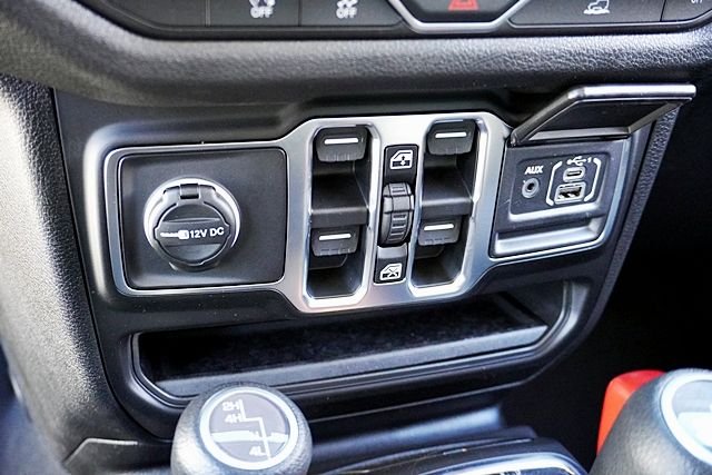 New 2026 Bright White Clear-Coat Exterior Paint Jeep Sport image 33