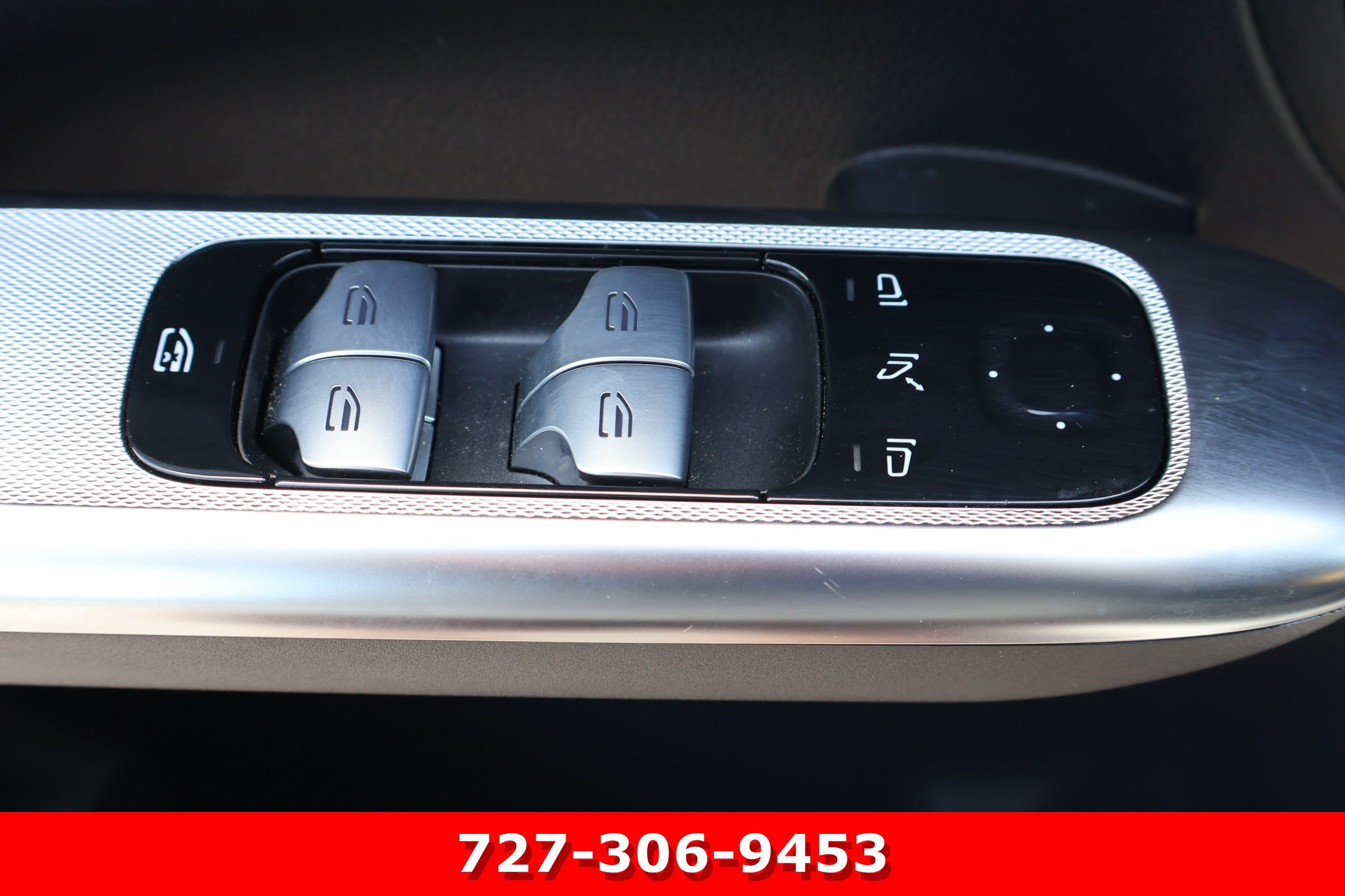 Certified Used 2025 Polar White Mercedes-Benz GLC 300 image 17