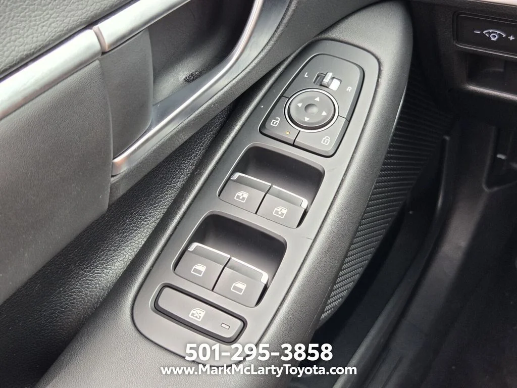 Used 2025 Red Hyundai SEL image 24