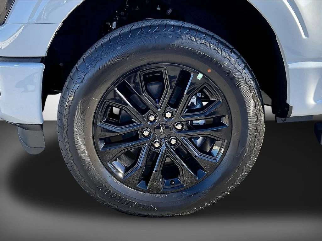 New 2026 Avalanche Ford Lariat® image 14