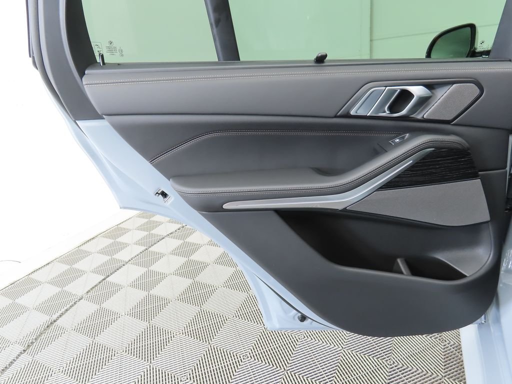 Used 2026 Gray Metallic BMW xDrive40i image 27
