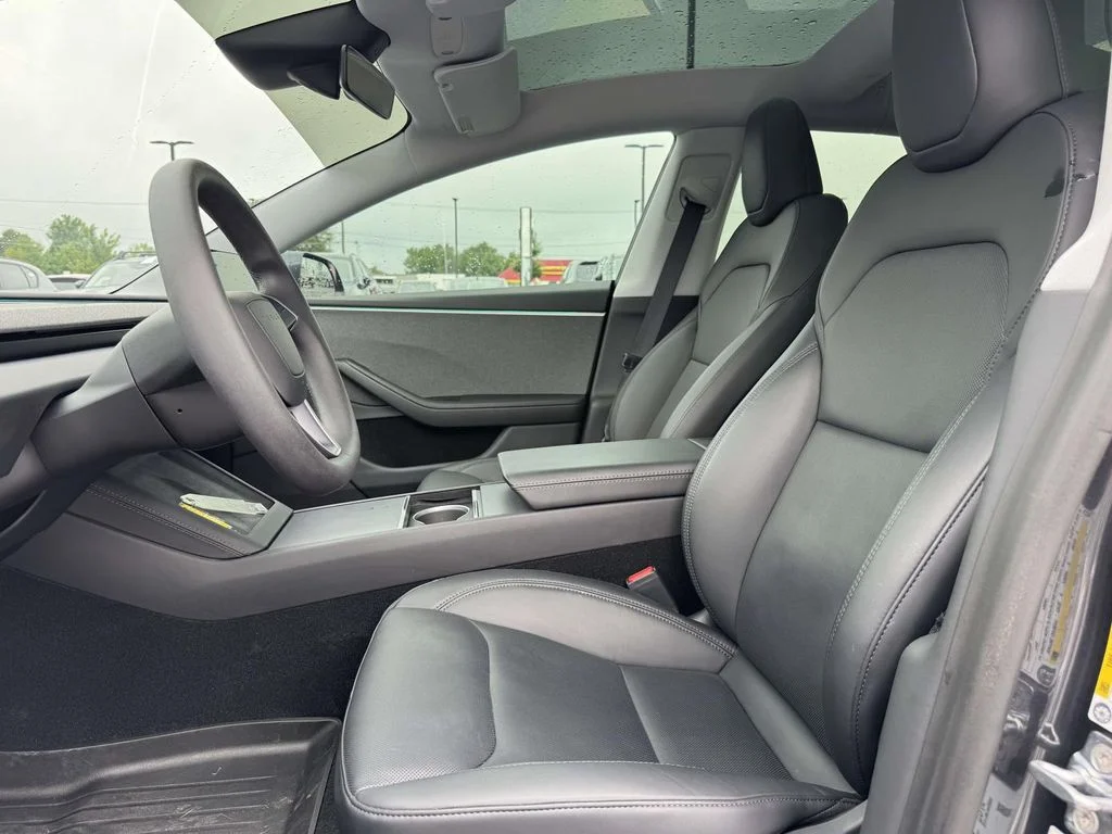 2025 Tesla Model 3 Long Range - Photo 12