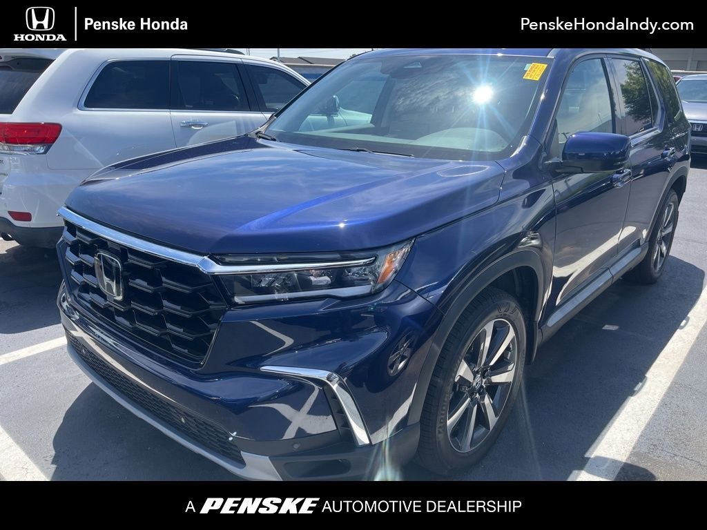 2025 Honda Pilot Touring AWD's photo