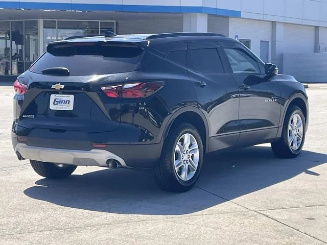 Used 2020 BLACK Chevrolet LT image 4