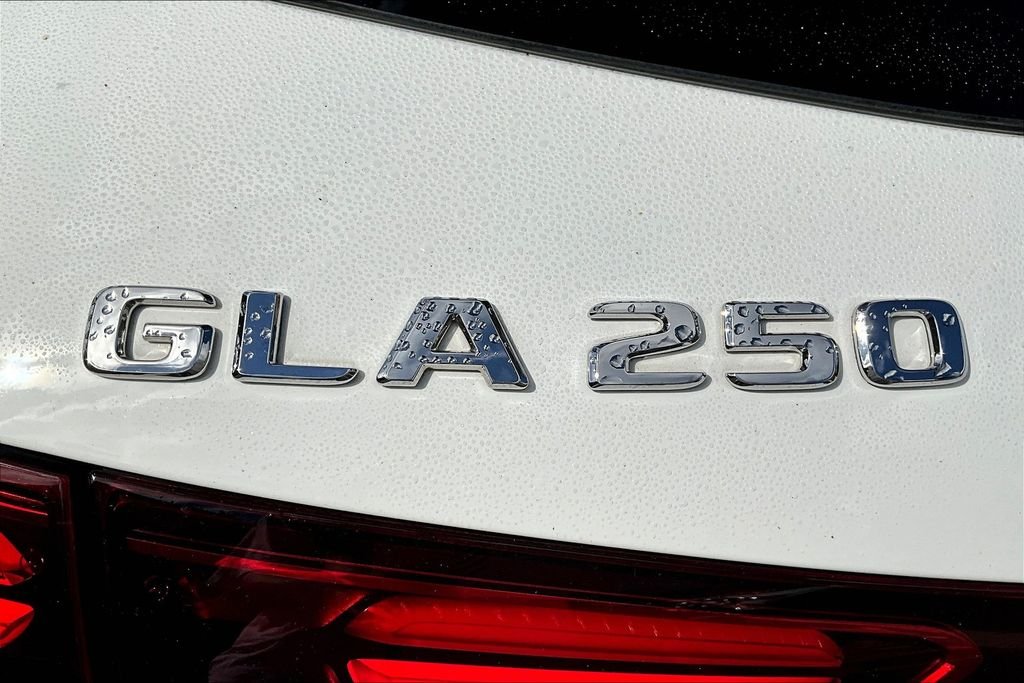 Certified Used 2025 White Mercedes-Benz GLA 250 image 33