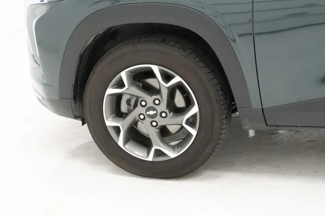 Used 2025 Cypress Gray Chevrolet LT image 15