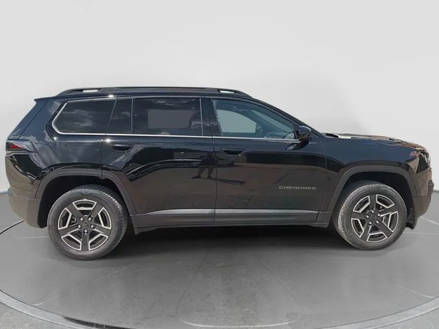 New 2026 Diamond Black Crystal Pearl-Coat Exterior Paint Jeep Laredo image 2