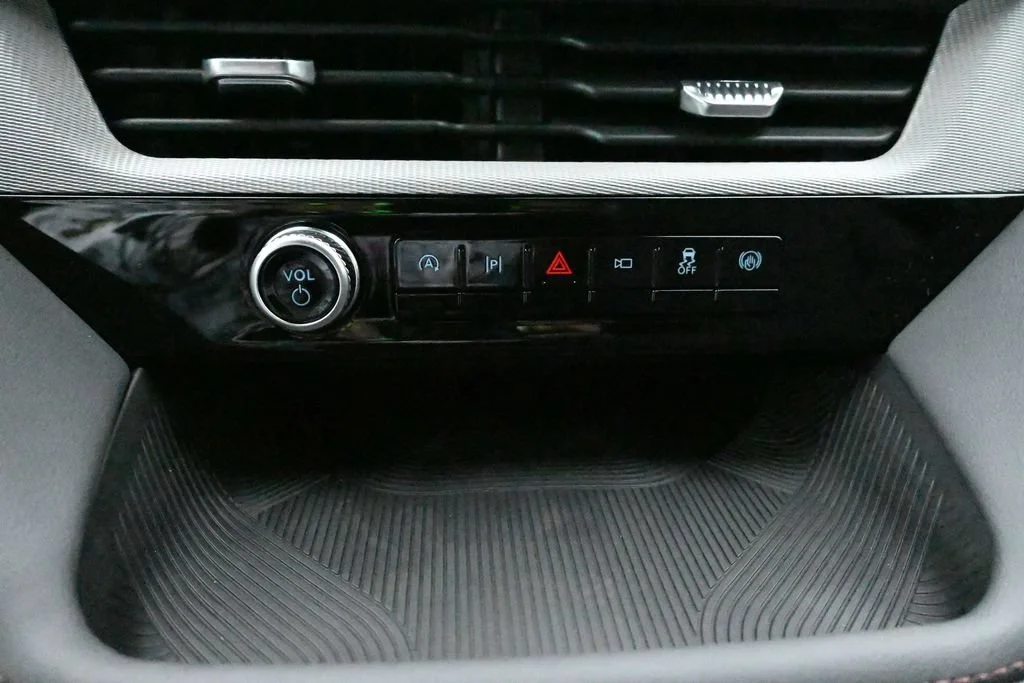 New 2027 Carbonized Gray Metallic Ford Active image 44