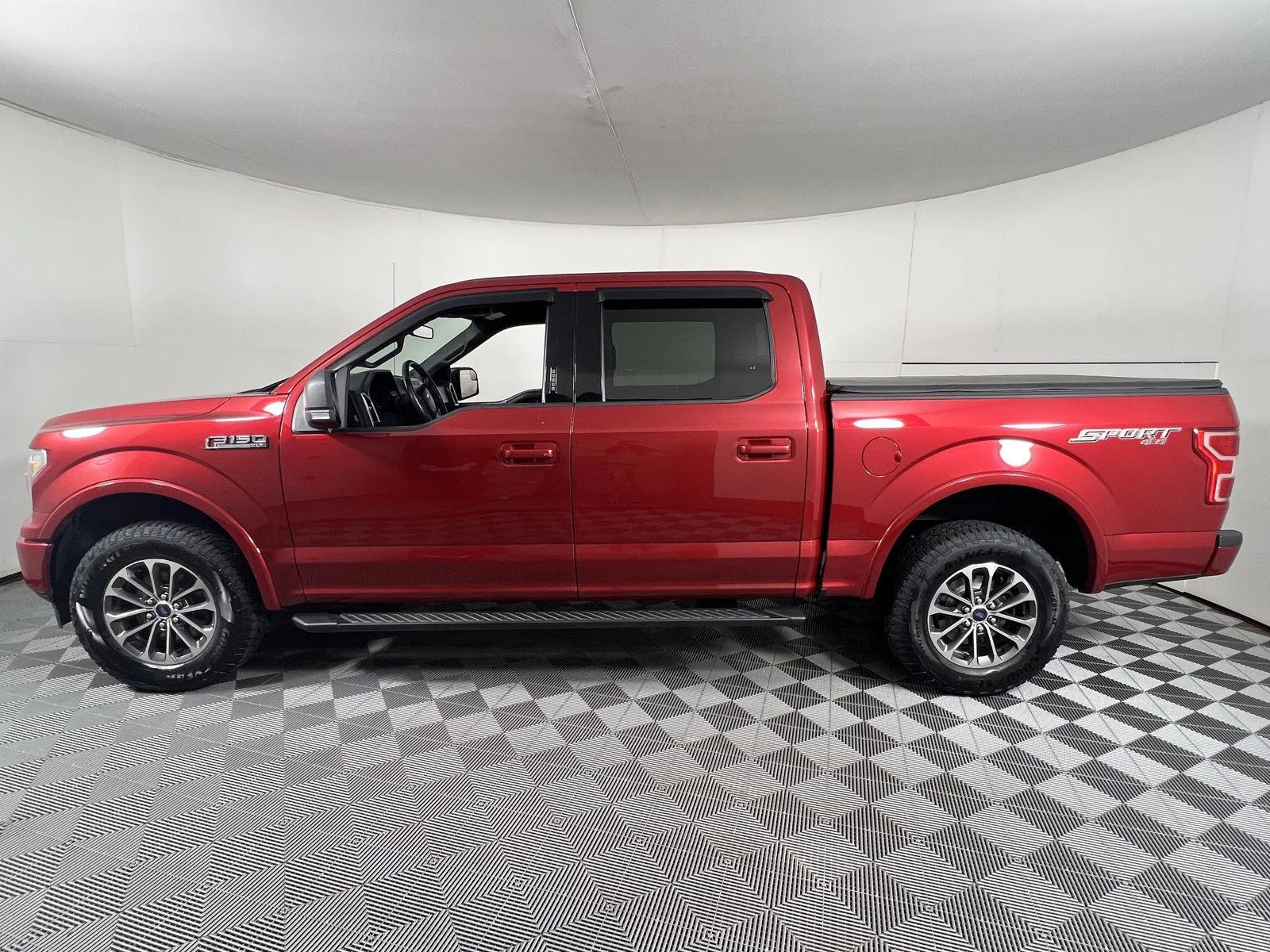 Used 2020 Rapid Red Metallic Tinted Clearcoat Ford XLT image 7