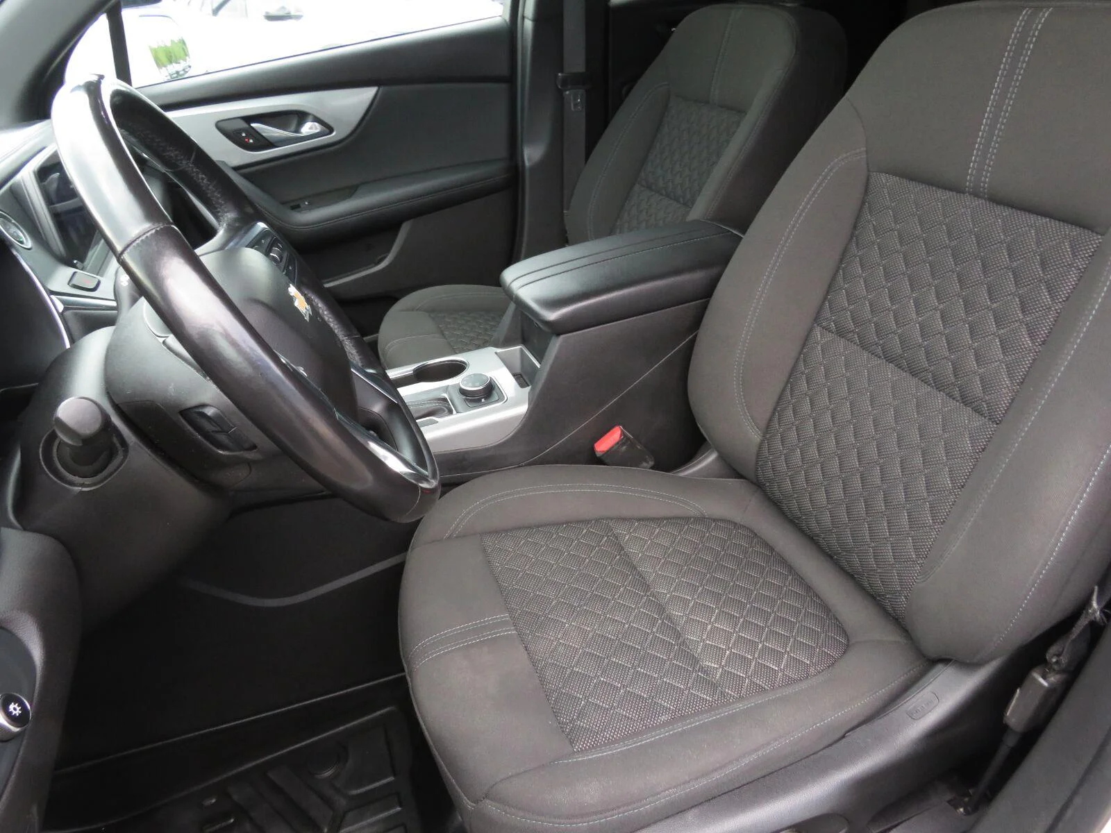 Used 2019 SUMMIT WHITE Chevrolet 4DR AWD LT image 16