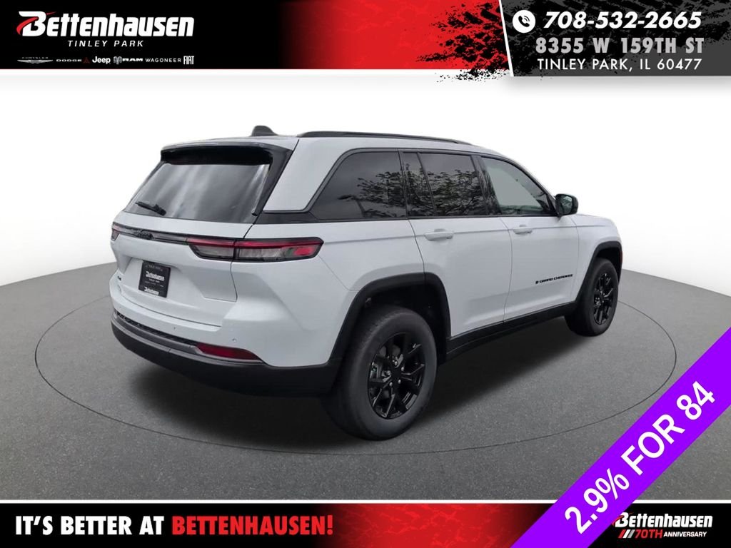 New 2026 Bright White Clear-Coat Exterior Paint Jeep Laredo Altitude image 7