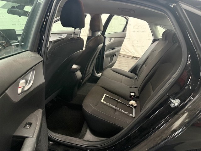 2023 Kia Forte LXS photo 3