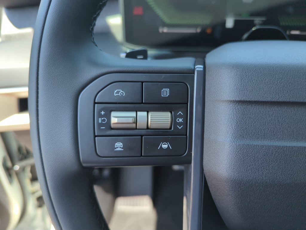 New 2027 Ivory Silver Kia EX image 22