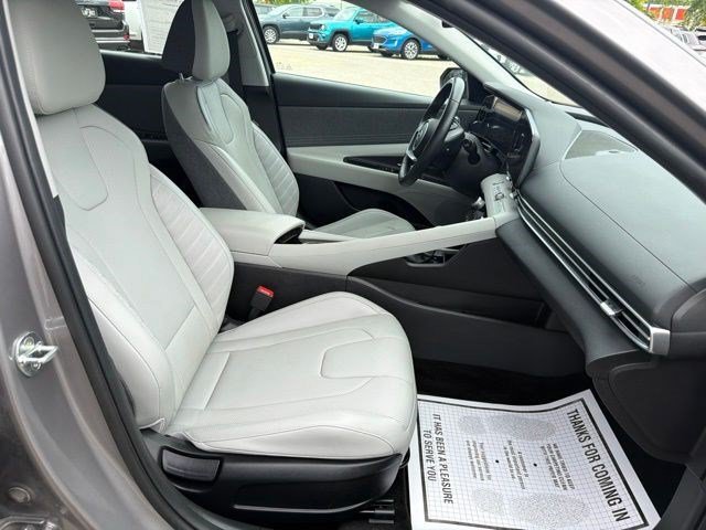 Used 2023 Fluid Metal Hyundai Limited image 20