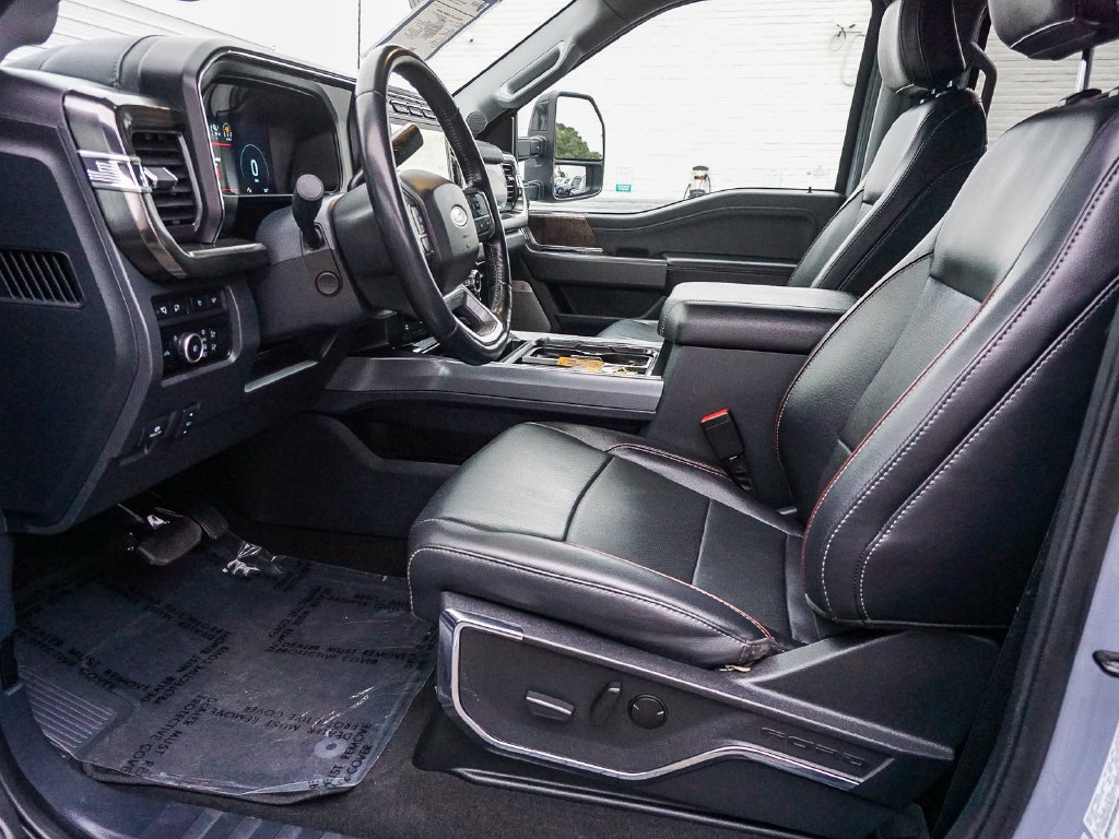 Used 2024 Gray Metallic Ford Lariat image 18