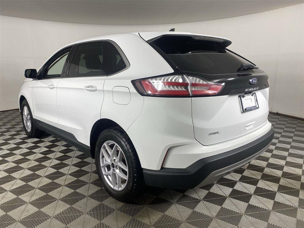 Used 2023 Oxford White Ford SEL image 5