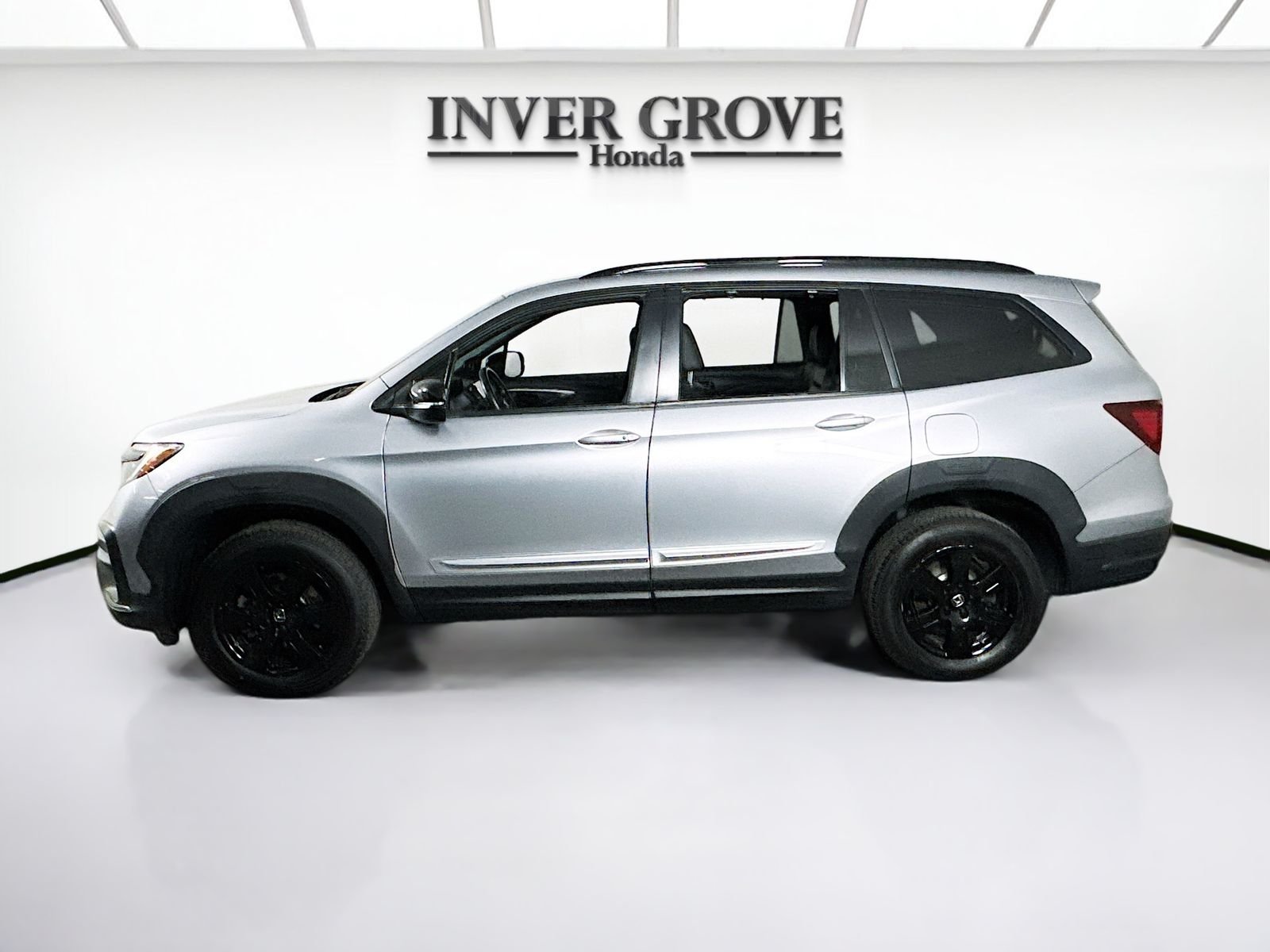 Used 2022 Lunar Silver Metallic Honda TrailSport image 8