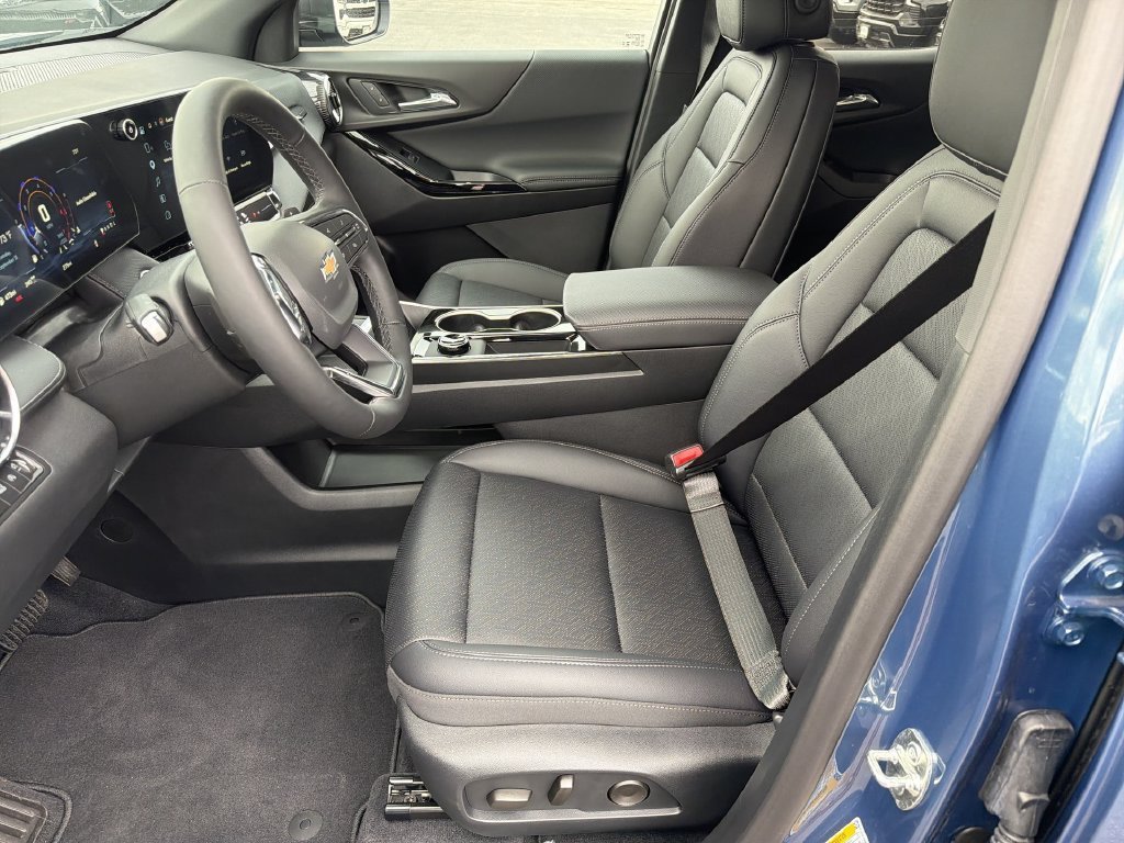 2027 Chevrolet Equinox LT - Photo 7