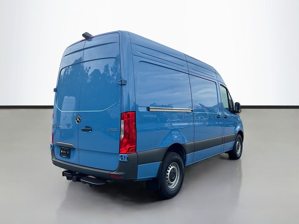 New 2026  Mercedes-Benz Cargo 144 WB image 5
