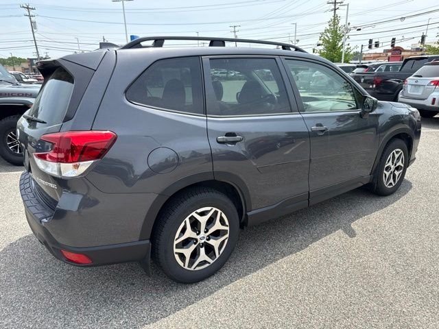 Used 2023 Gray Metallic Subaru Premium image 21