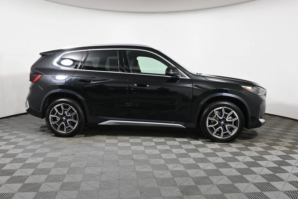 New 2027 Black BMW xDrive28i image 8