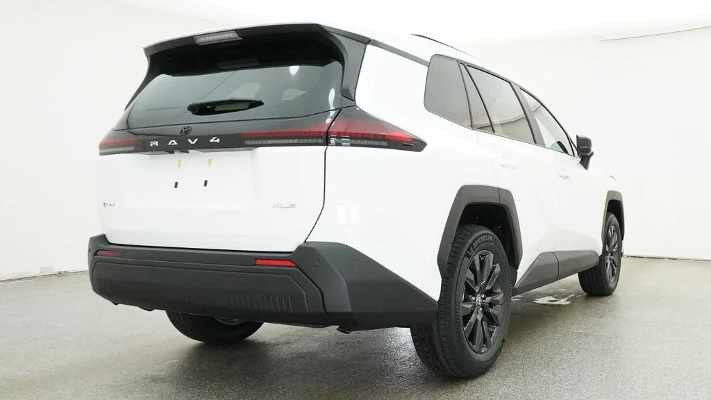 New 2026 Ice Cap Toyota XLE Premium image 21