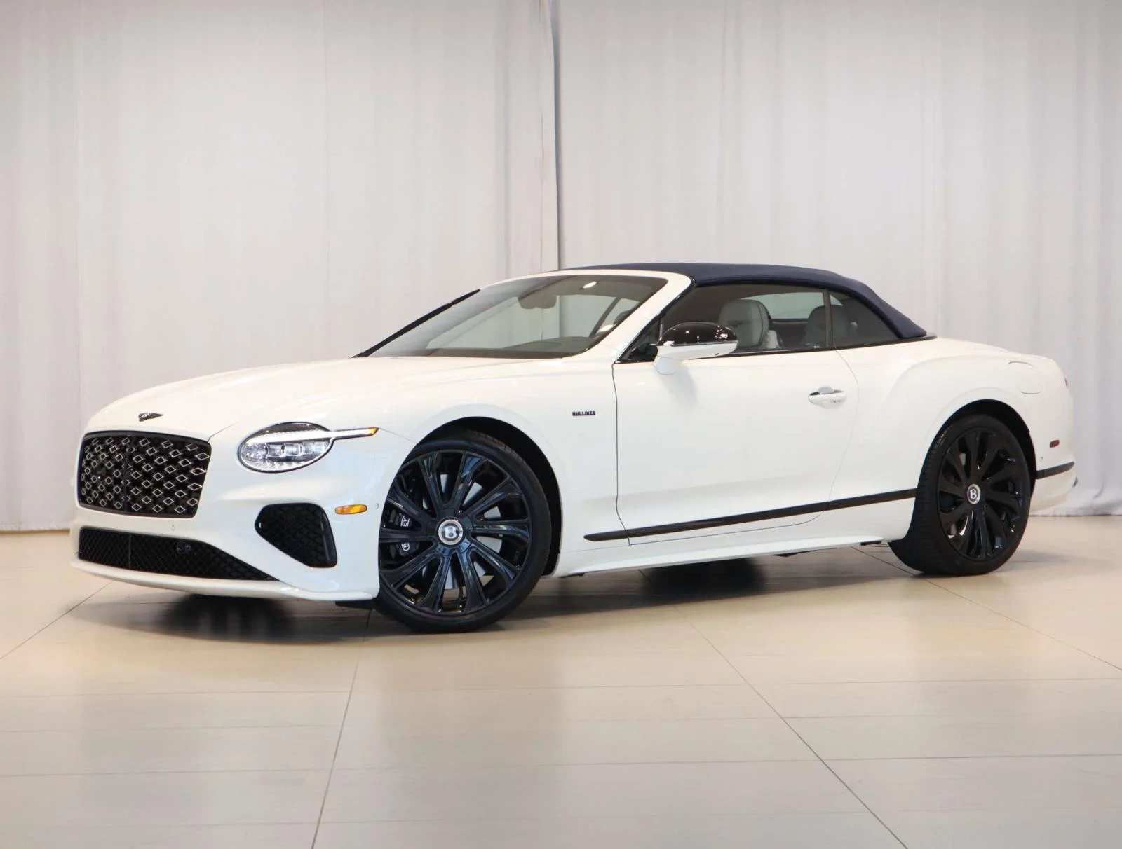 Used 2025 Glacier White Bentley GT Speed Convertible image 39