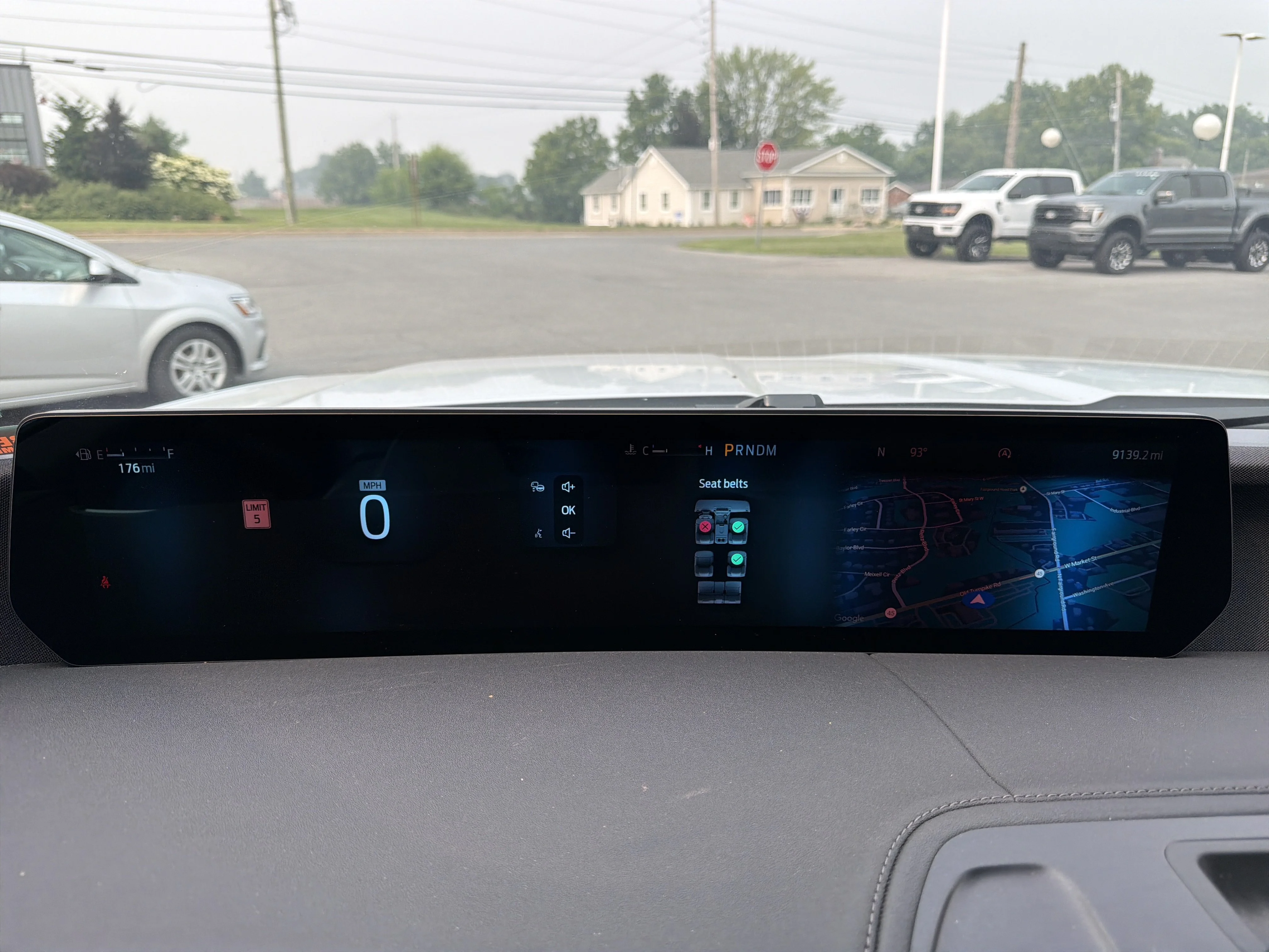 Used 2025 Silver Metallic Ford Platinum image 21