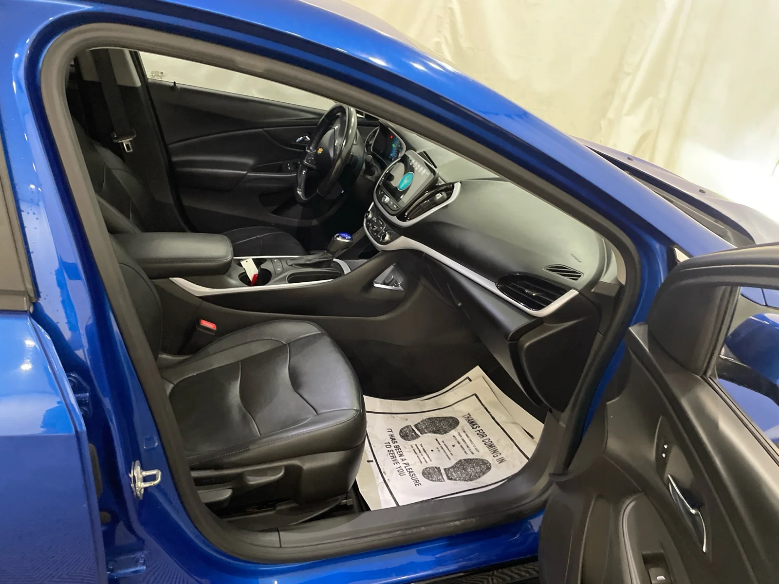 Used 2018 Kinetic Blue Metallic Chevrolet LT image 20