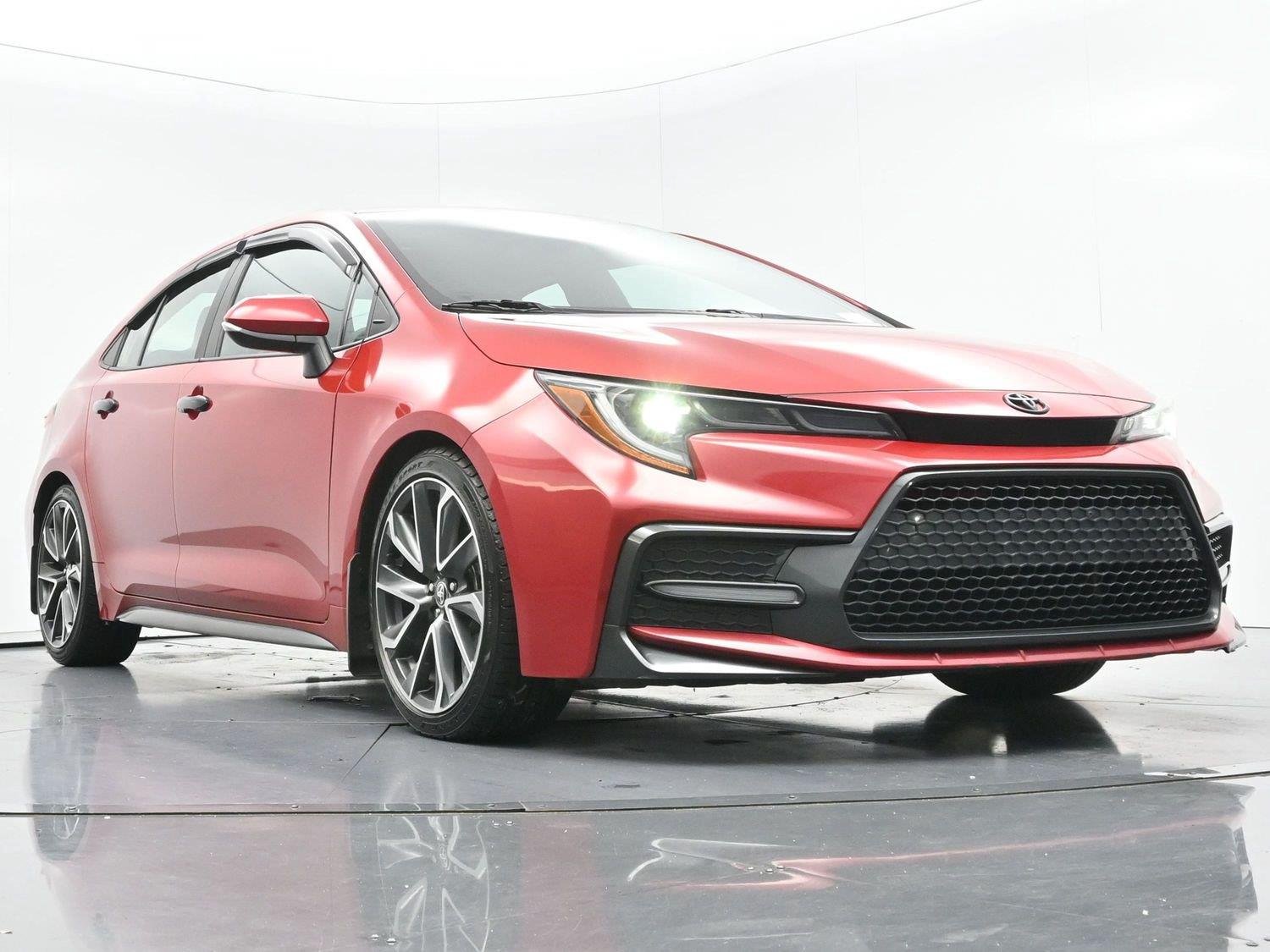 Used 2020 Barcelona Red Metallic Toyota SE image 41
