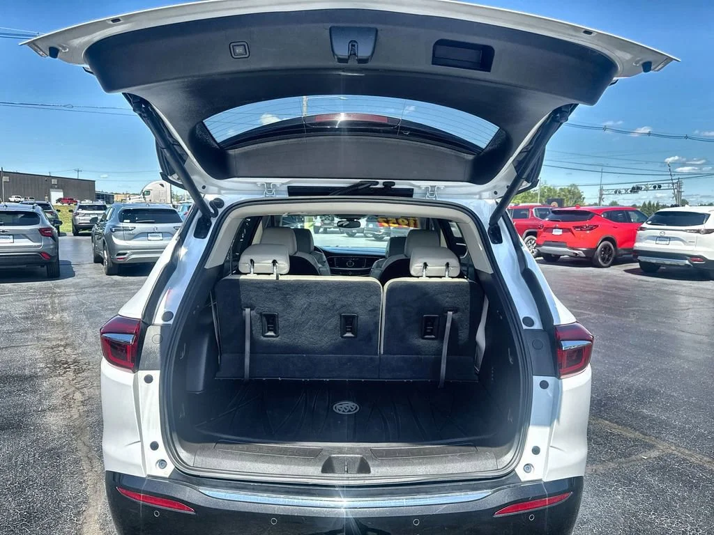Used 2019 SATIN STEEL METALLIC Chevrolet RS image 25