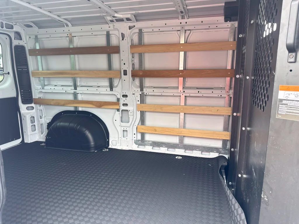 Used 2025 White Ram Base image 16