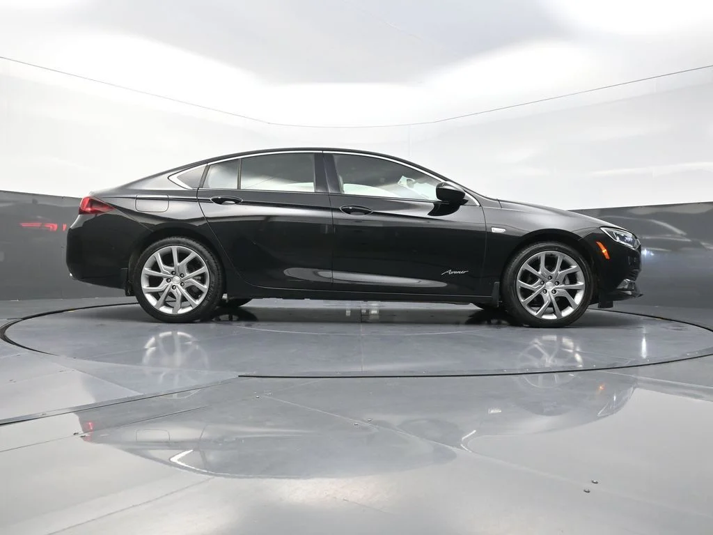 Used 2019 Black Buick Avenir image 30