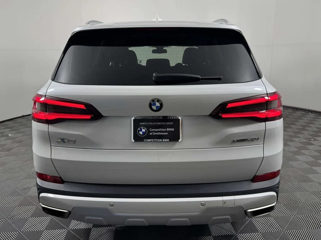 Used 2020 White BMW xDrive40i image 9