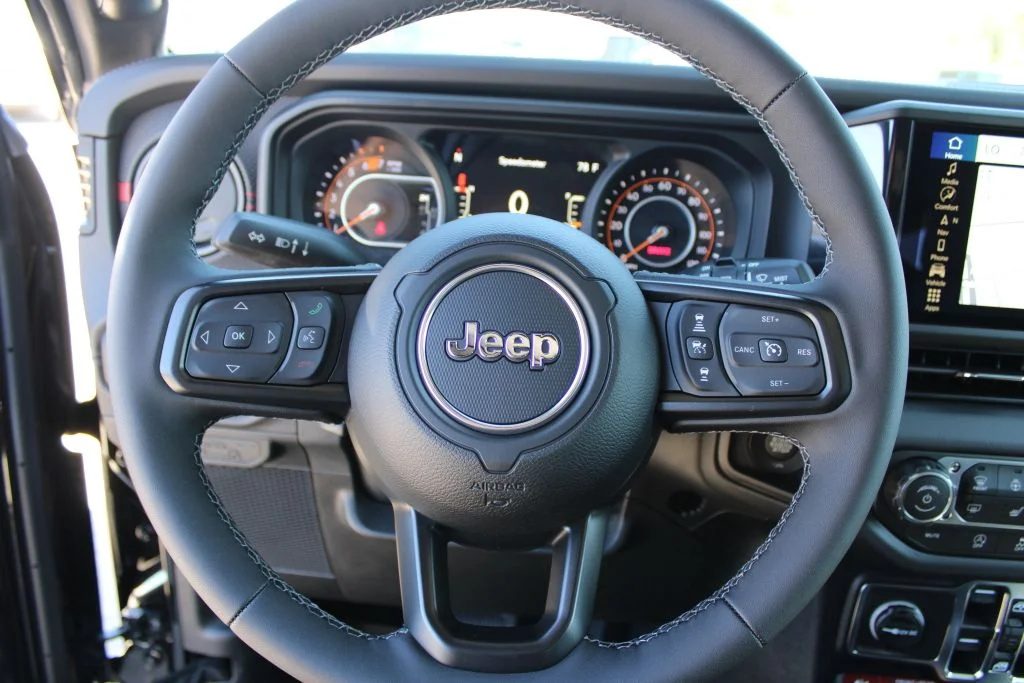 New 2026 Black Clear-Coat Exterior Paint Jeep Rubicon X image 27