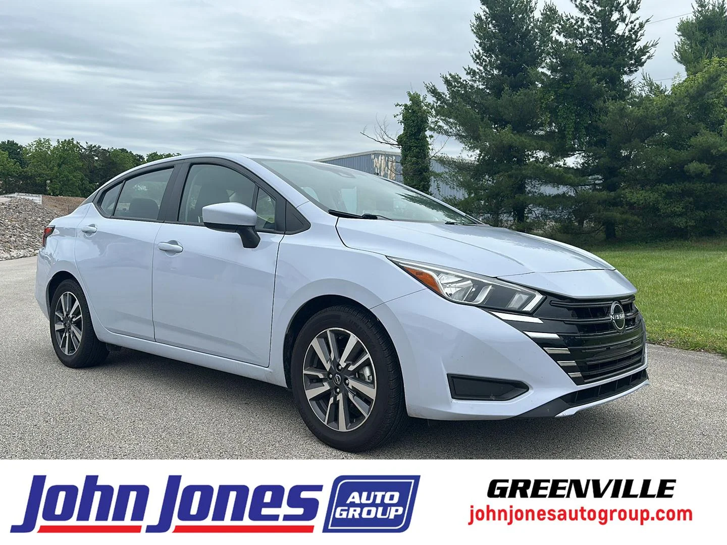 2023 Nissan Versa 1.6 SV CVT's photo