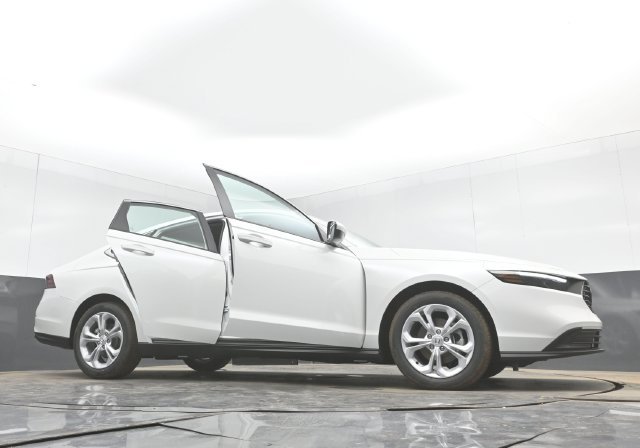 New 2026 Platinum White Pearl Honda LX image 44
