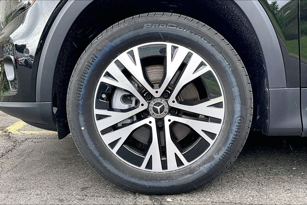 New 2026 Night Black Mercedes-Benz GLB 250 image 12