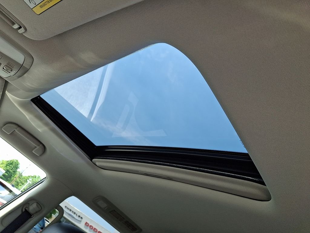 Used 2015 Blue INFINITI Base image 17