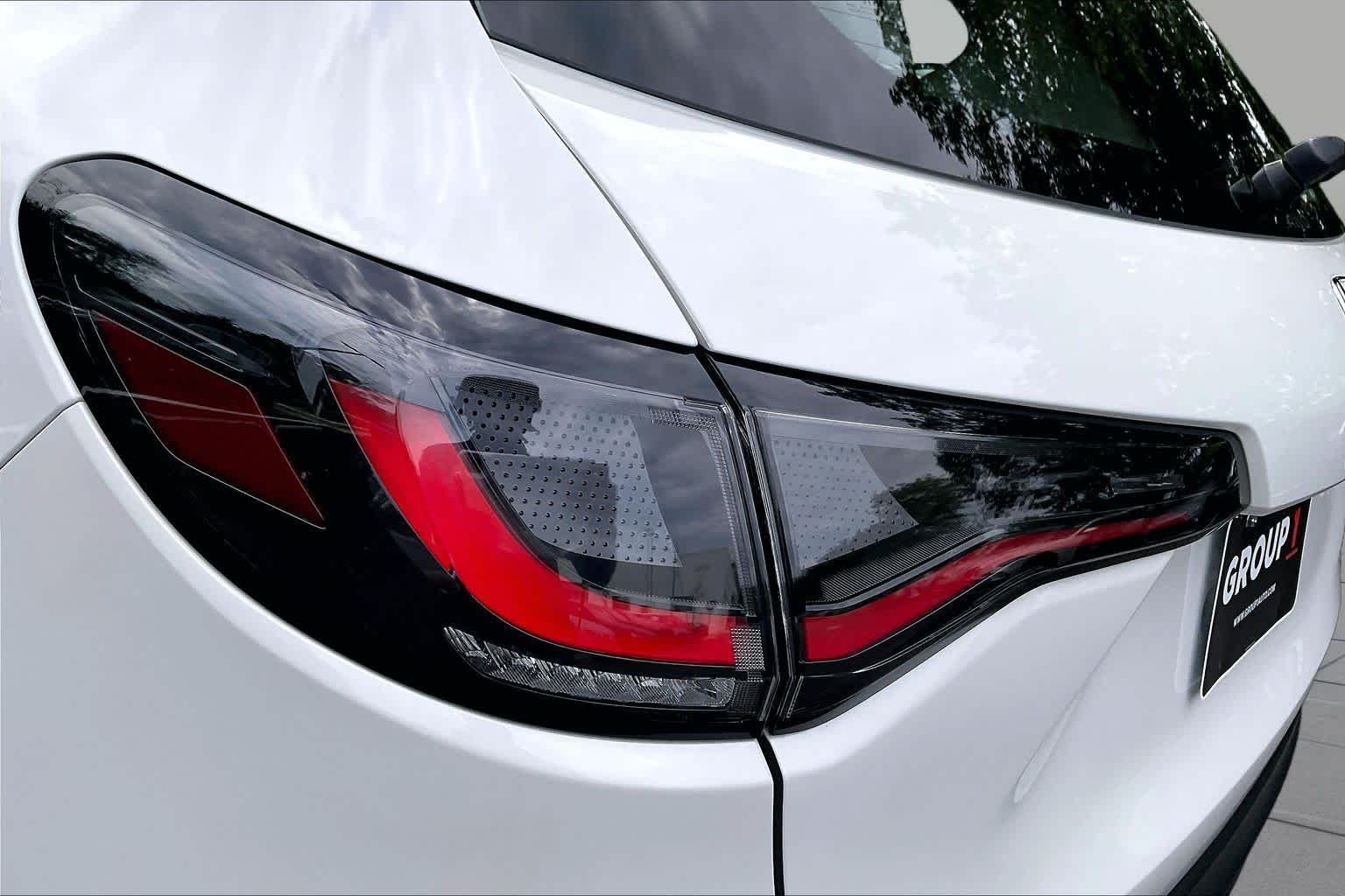 Used 2025 Platinum White Pearl Honda LX image 27