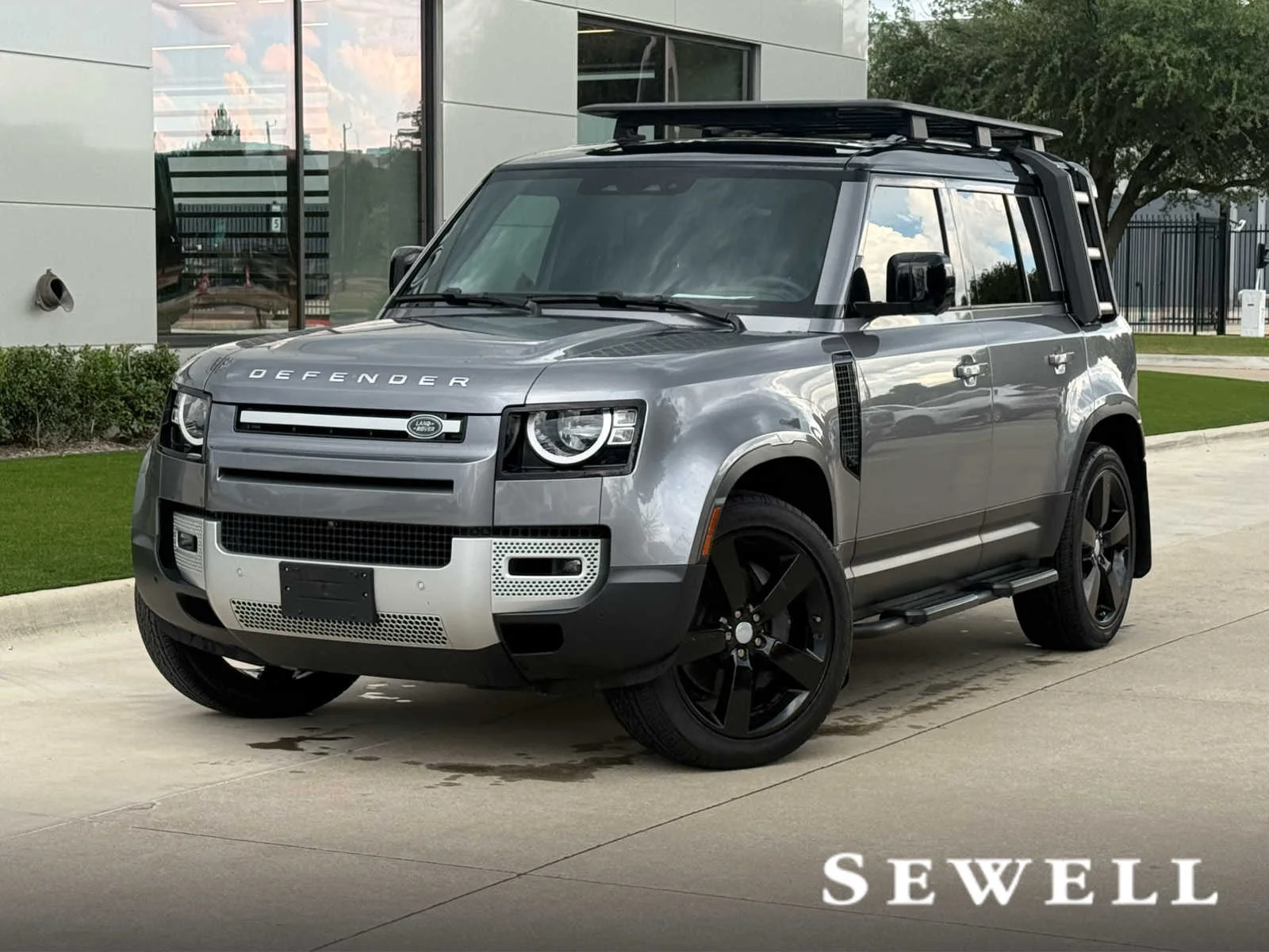 2023 Land Rover Defender S's photo