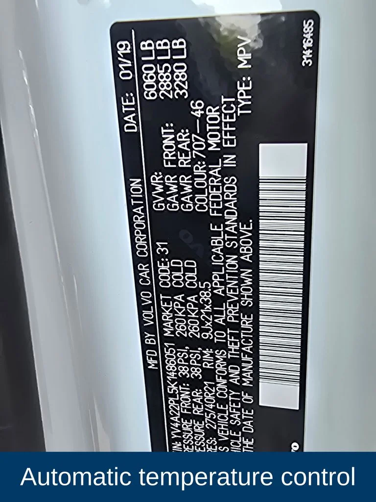 Used 2019 White Volvo T6 Inscription image 11