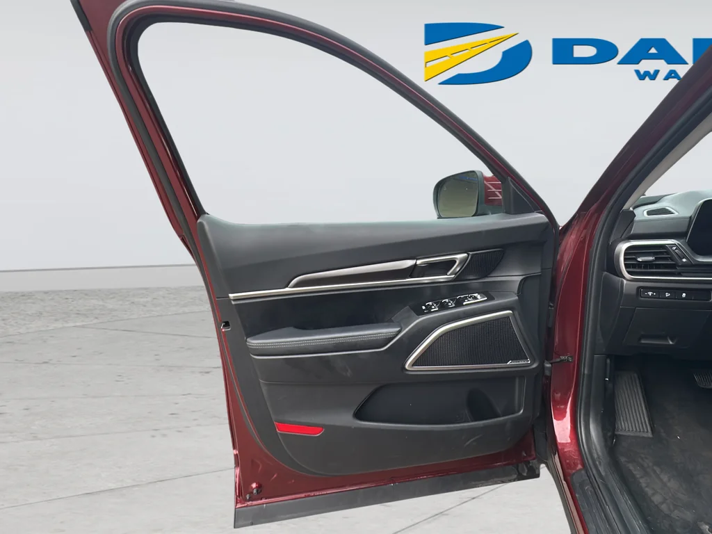 Used 2024 Red Kia S image 23