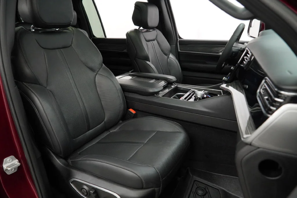 Used 2022 Red Jeep Series II image 41